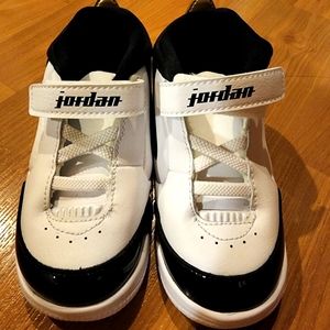 Brand New without Tag Nike Jordan Sneakers (US 8C)